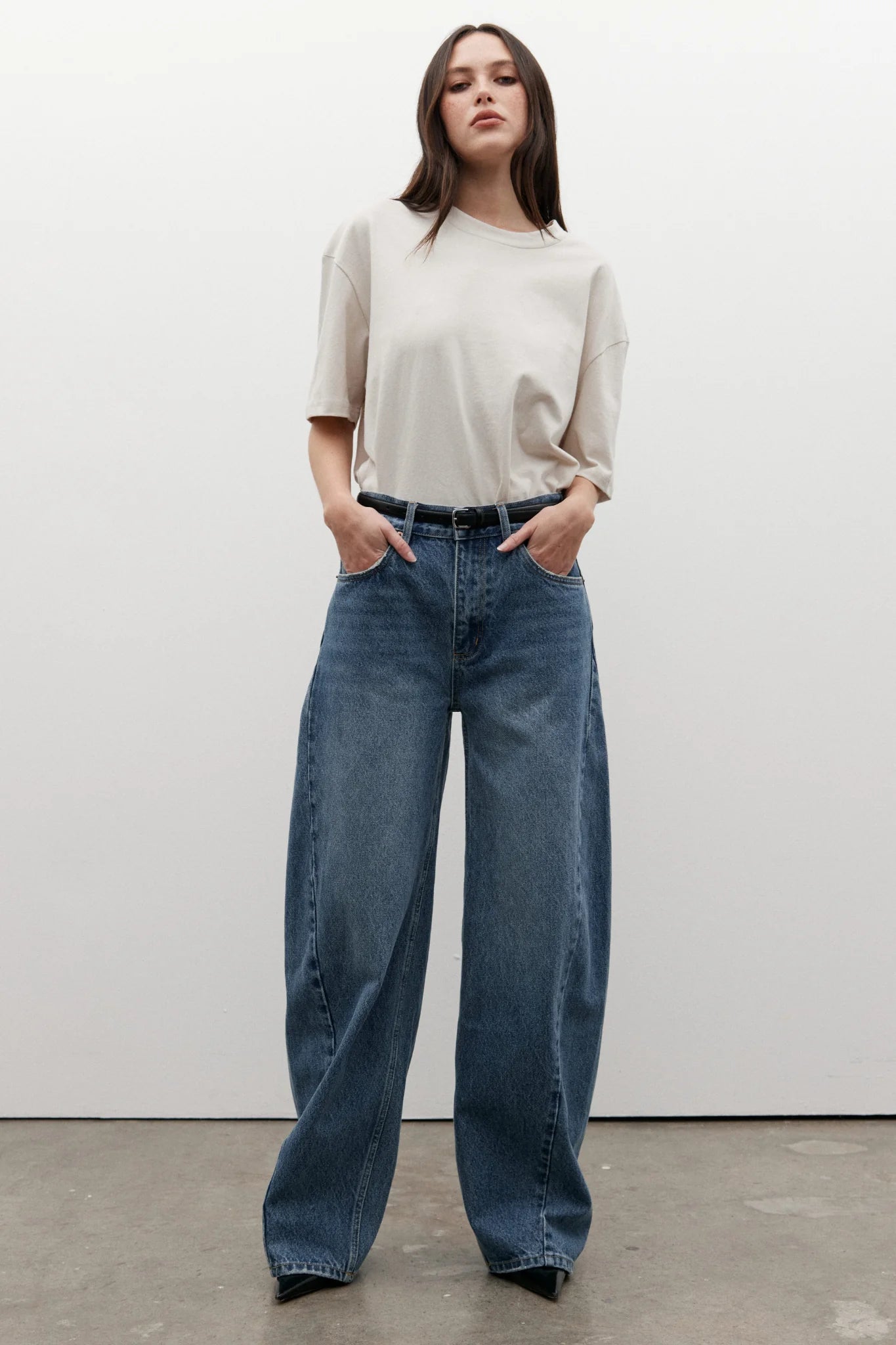 Brooklyn Barrel Leg Jean - True Blue