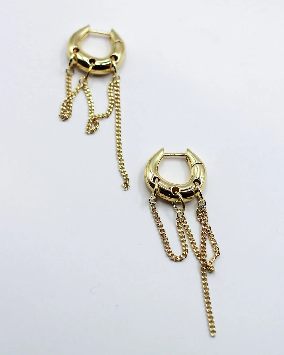 Dripping Chain Huggie Earring - 18k Gold Plating