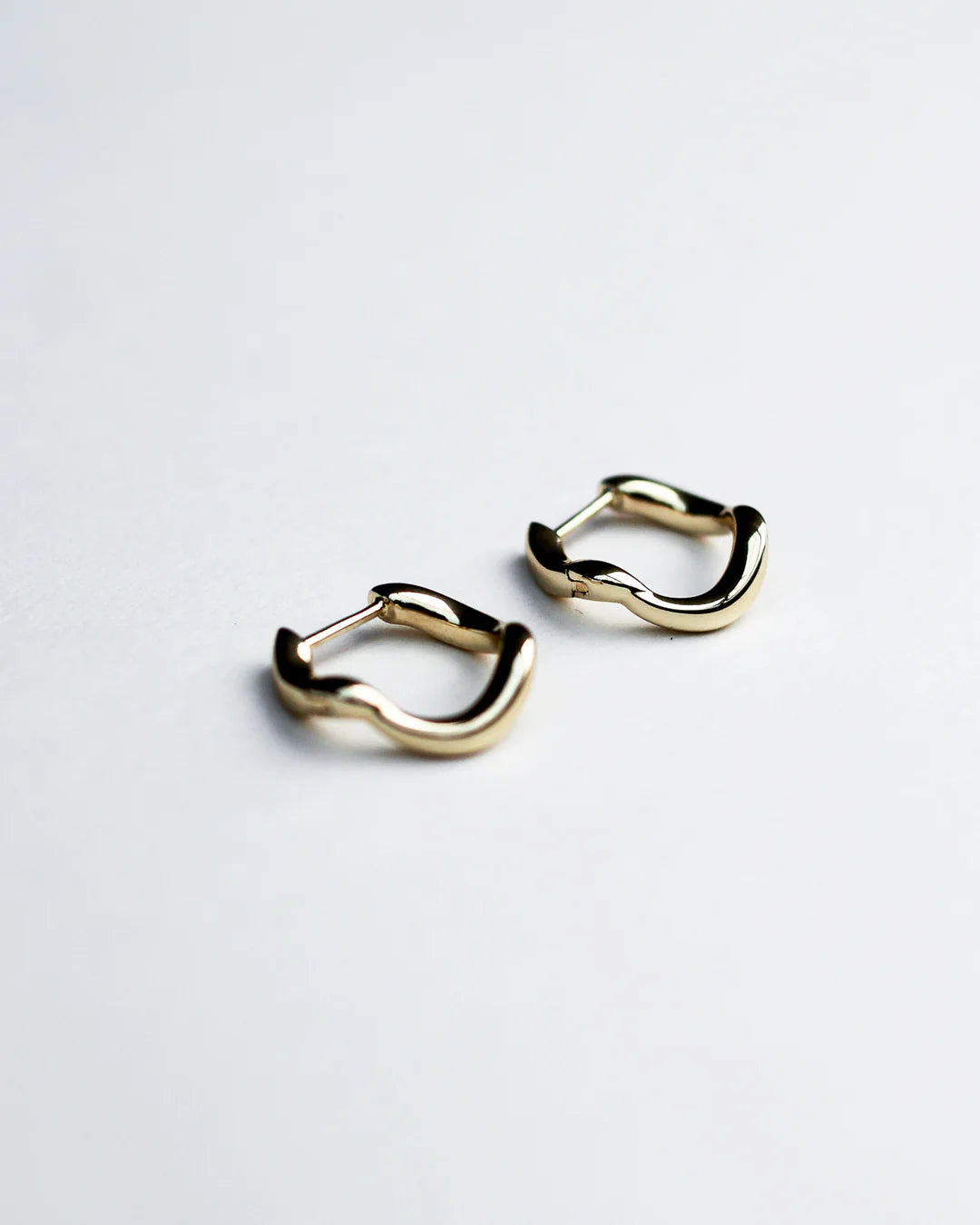 Wave Huggies - Brass + 18k Gold