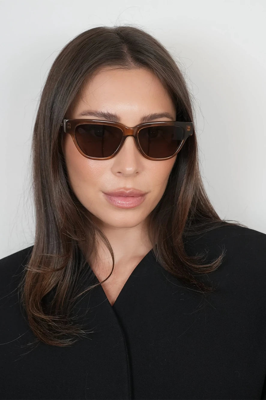 Shade 009 - Crystal/Taupe